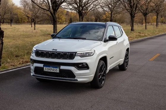 Jeep Compass segue líder entre os SUVs
